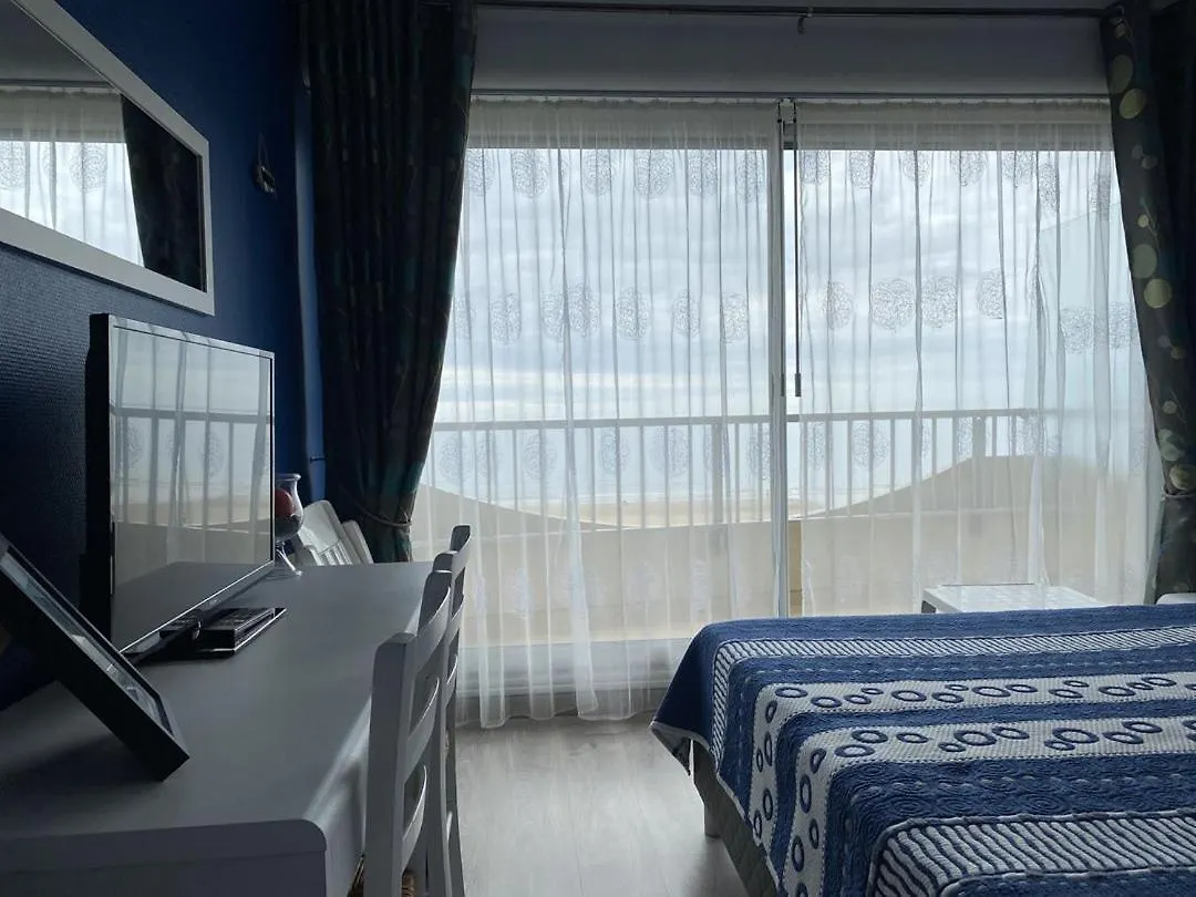 Apartment 470 - Appartement Acces Direct A La Tres Belle Plage De Caroual 2Km De Sable Fin Erquy